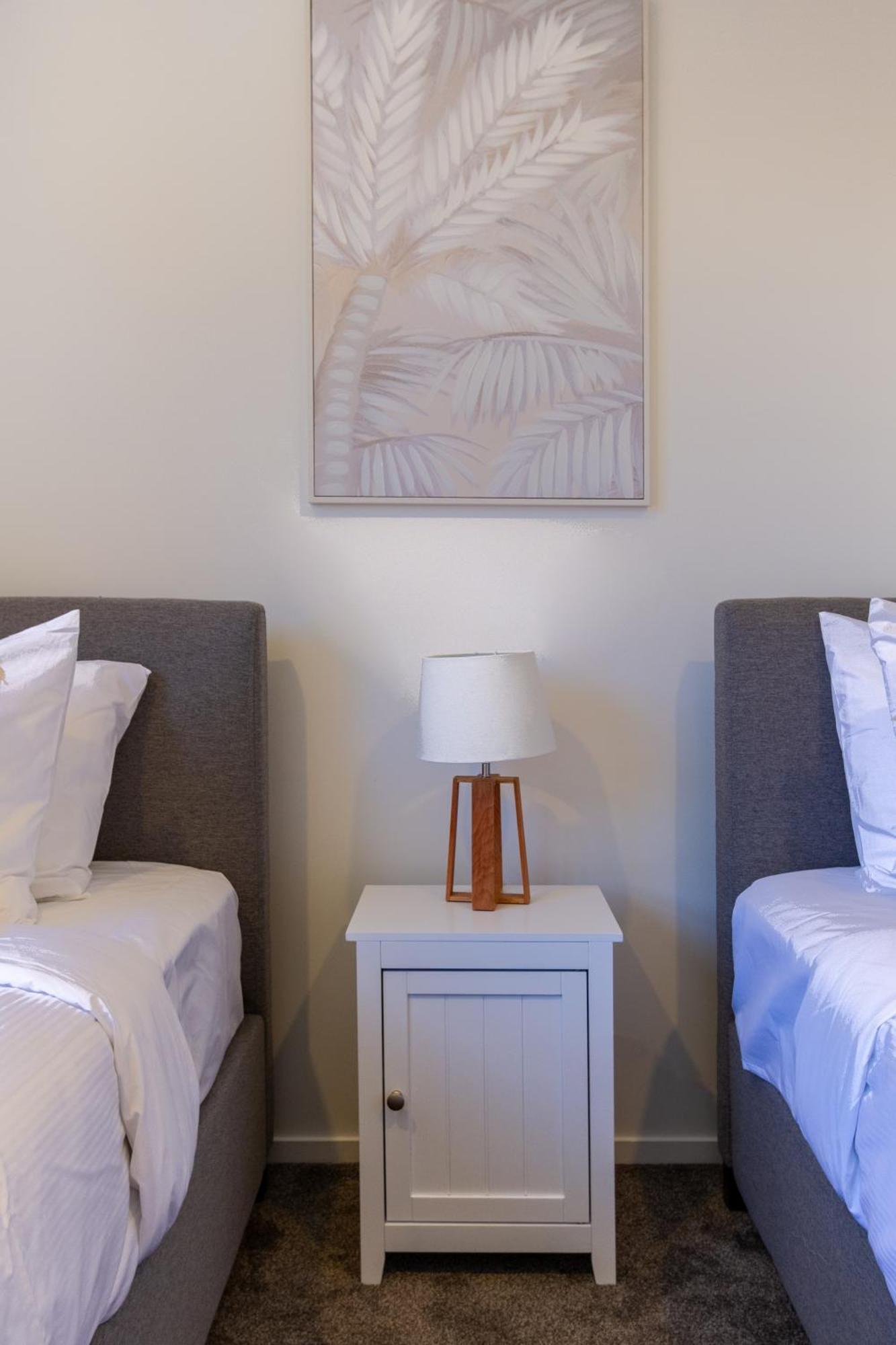 Chic 2-Bed Gem: Trust Arena Proximity - West Akl Apartman Auckland Kültér fotó